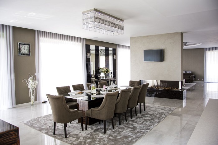 den trang tri noi that