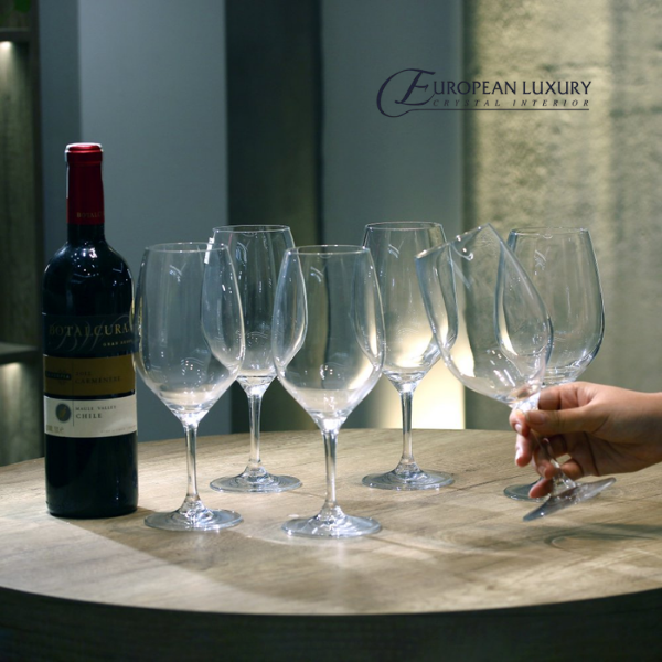 ly-pha-le-uong-ruou-vang